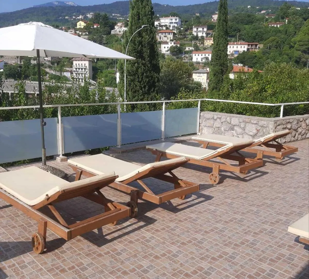 Apartmani Kadmen Ika 0*,  Croaţia